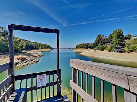 Reel It In House in Douglas Lake