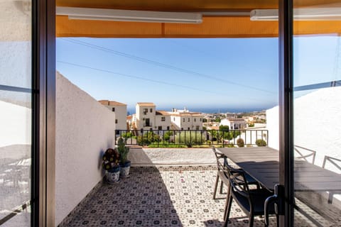View (from property/room), Balcony/Terrace, Dining area