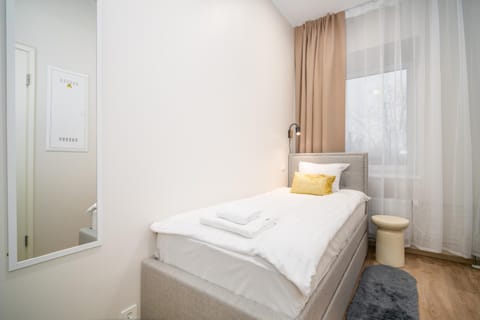 Bed, Decorative detail, Bedroom, towels