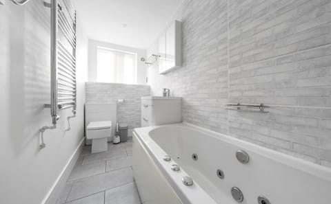 Spacious city centre Flat in the heart of Chester Apartment in Chester