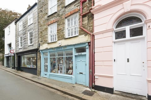 Property building, Neighbourhood, Street view