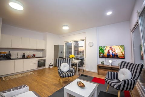 Kitchen or kitchenette, Living room
