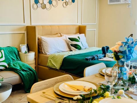 Living room, Dining area, air conditioner