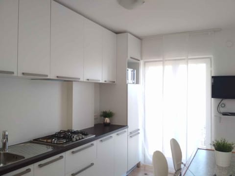 Summer, Dining area