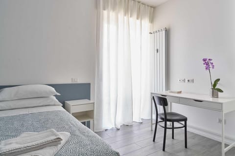 Up to Home - Residenze Milano M6-M6A Apartment in Milan