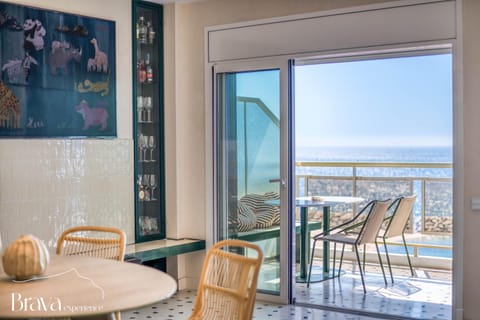 Communal lounge/ TV room, TV and multimedia, Balcony/Terrace, Living room, Dining area, Beach, Sea view