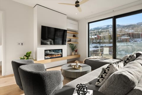 TV and multimedia, Living room, Seating area