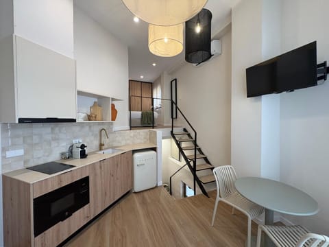 Kitchen or kitchenette, Living room