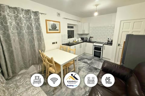 Kitchen or kitchenette, Photo of the whole room, Dining area, dishwasher