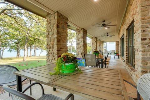 Family Friendly! Pottsboro KC Sunshine Lakehouse House in Lake Texoma