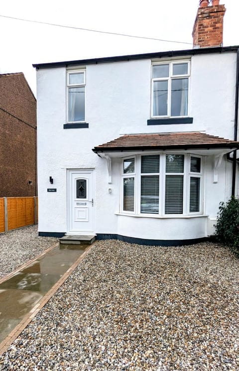 3 bed cosy home Apartment in Crewe