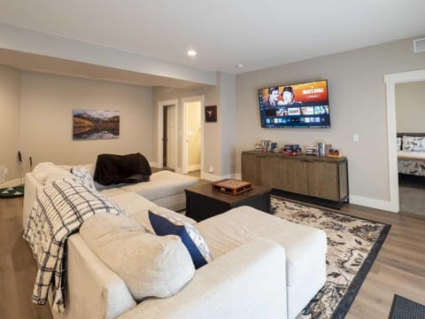 Saddle Ridge, 0021 House in Granby