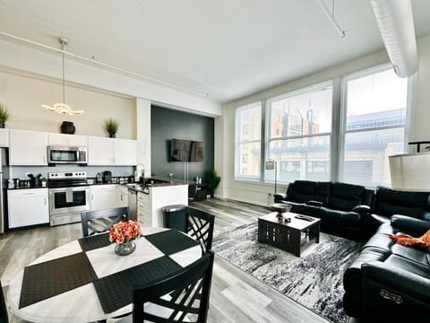 Luxurious Downtown Penthouse with Amazing Views Apartment in Indianapolis