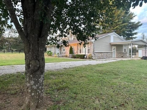Charming Country Retreat House in Tennessee