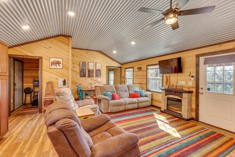 about 1 Mi to Lake Greeson and Ramp Lazy Bear Cabin Cabin in Arkansas