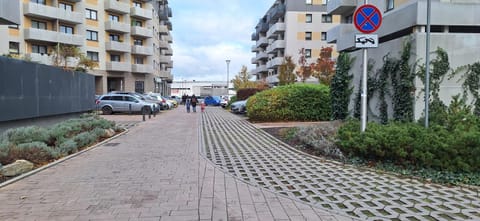 Off site, Supermarket/grocery shop, Location