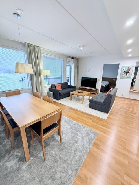 Communal lounge/ TV room, TV and multimedia, Living room, Seating area