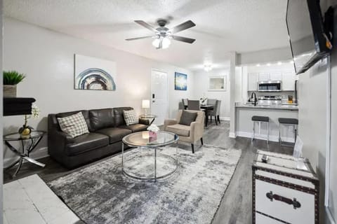 Upgraded 2BD Pool DFW South 183-161 i015 Apartment in Irving