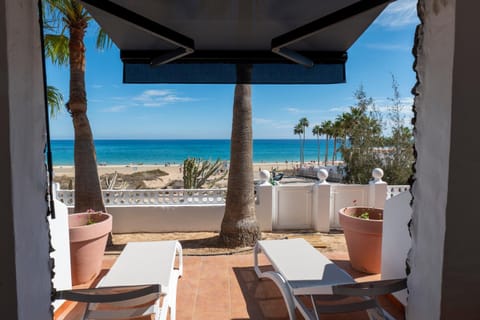 Natural landscape, View (from property/room), Balcony/Terrace, Beach, Sea view