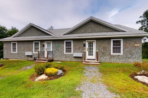 Property building, Day, Garden