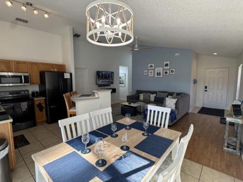 Cozy Family Villa with Private Pool in Southern Dunes House in Haines City