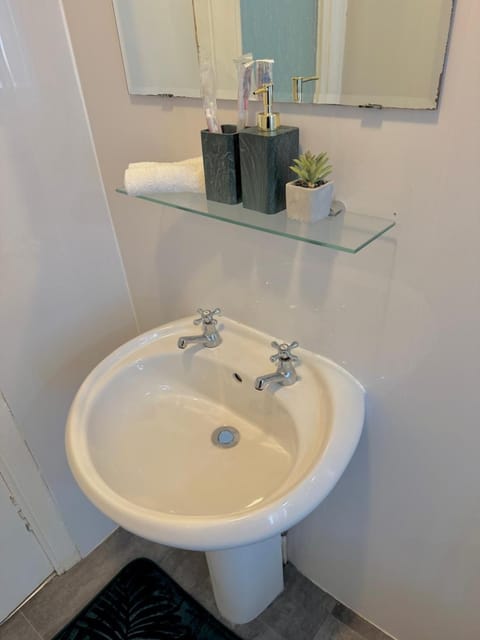 Comfort in the East Apartment in Glasgow