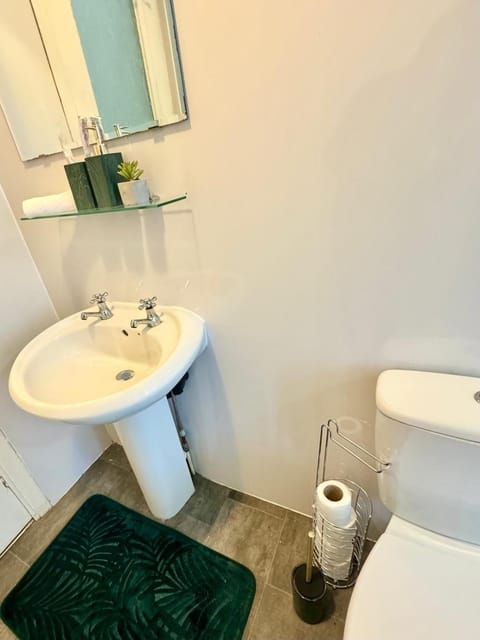 Comfort in the East Apartment in Glasgow