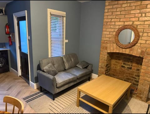 Spacious and cosy 4 Bed House in Beeston Apartment in Nottingham