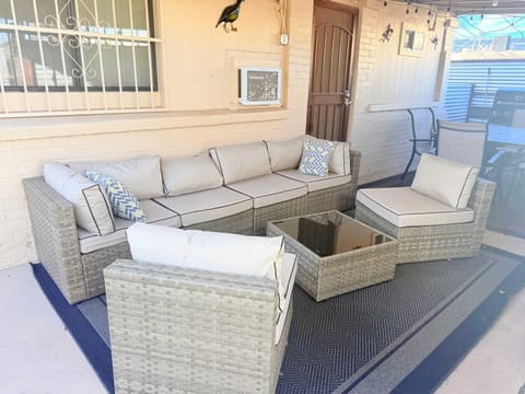 Mins from the UofA & Downtown 4BR 2BA Entire Home House in Tucson