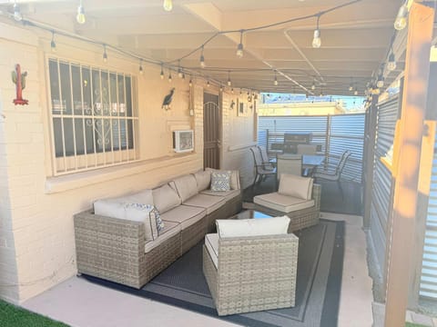 Mins from the UofA & Downtown 4BR 2BA Entire Home House in Tucson