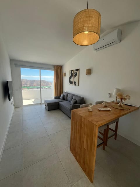 TV and multimedia, Living room, Dining area, air conditioner