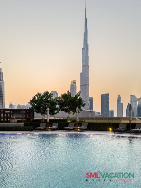 City view, Swimming pool