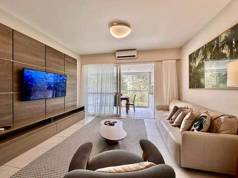TV and multimedia, Living room, Seating area, air conditioner