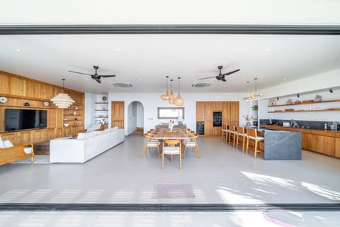 Kitchen or kitchenette, Living room, Dining area