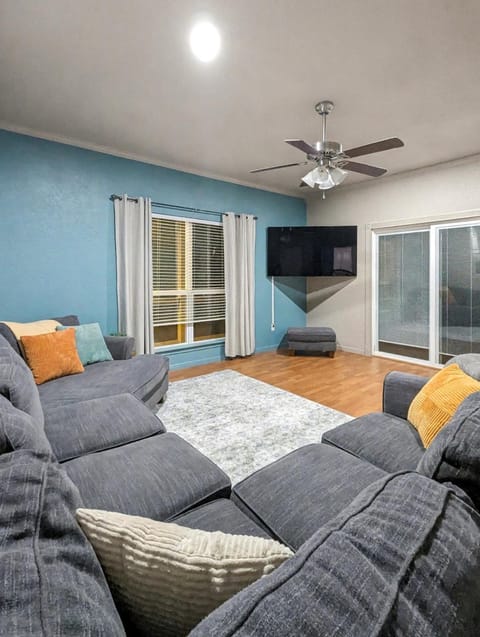 Twilight Hollow - Lakeview Retreat - Sleeps 24 House in Rio Grande