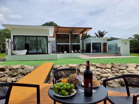 Red Cheek Mountain Villa Villa in Krabi Changwat