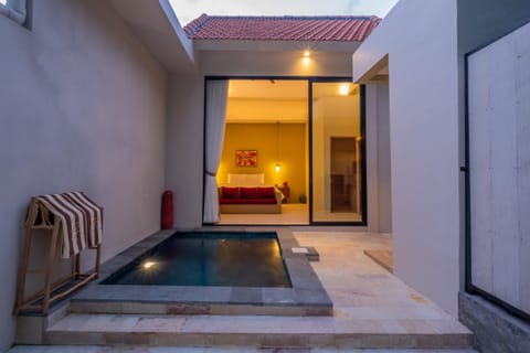 Pool view, Swimming pool, sunbed