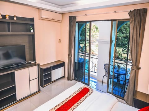 Bed, TV and multimedia, Photo of the whole room, Bedroom, air conditioner