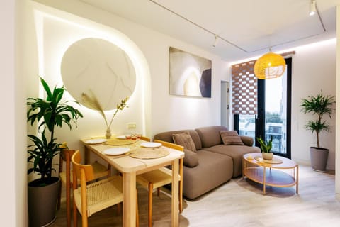 Living room, Seating area, Dining area