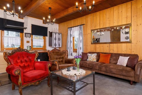 Kitchen or kitchenette, Living room, Seating area