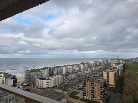 La Brisa - Luxe, balcony and stunning views Apartment in Ostend