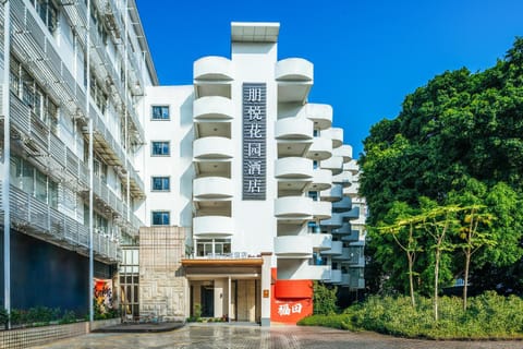 Property building, Day