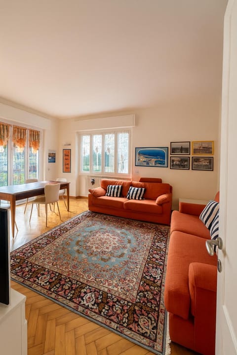 Natural landscape, Living room, Seating area