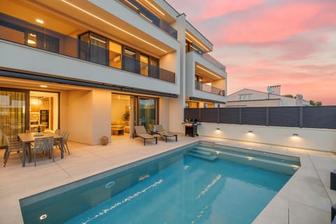 Property building, Swimming pool