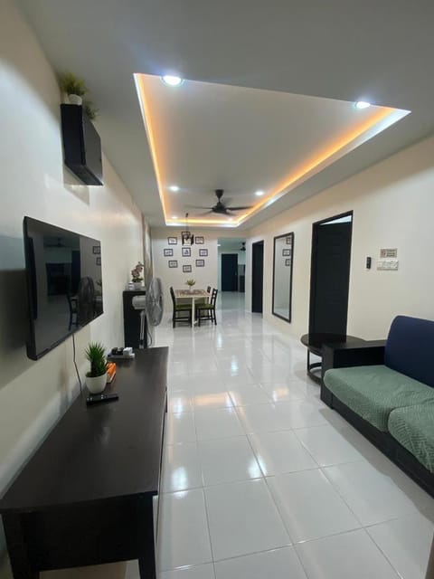 Communal lounge/ TV room, Living room, Seating area