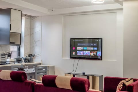 Communal lounge/ TV room, TV and multimedia, Living room