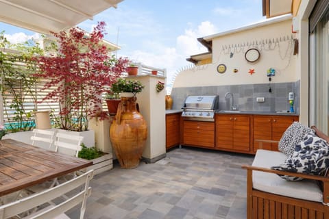 Patio, Day, BBQ facilities, View (from property/room), Balcony/Terrace, Kitchen or kitchenette, Dining area, minibar, pet friendly, stove