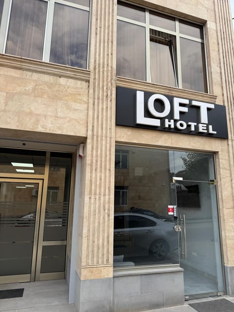 Facade/entrance