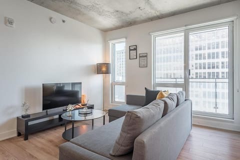 Communal lounge/ TV room, TV and multimedia, Living room, Seating area, Evening entertainment