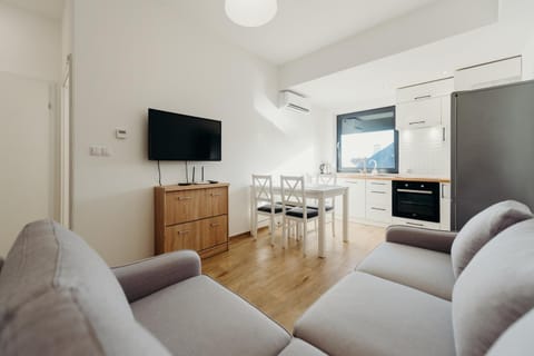 Communal lounge/ TV room, Kitchen or kitchenette, Seating area, Dining area
